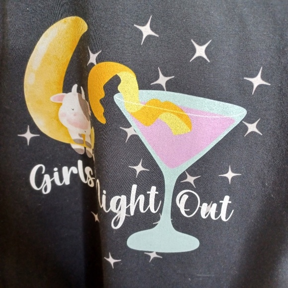 GIRLS NIGHT OUT. Cute tee for the gal's night of partying with the girls. - Picture 8 of 12